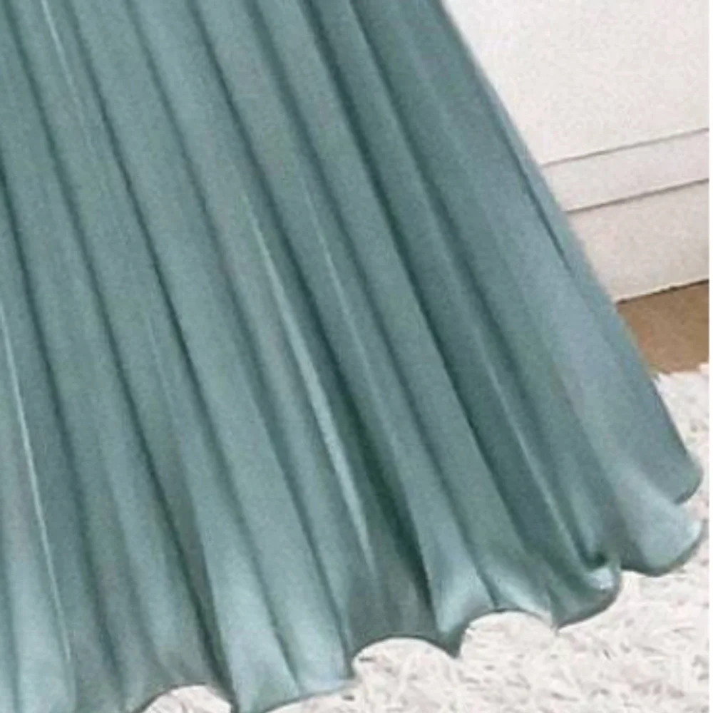 Plus Mint Green Pleated Butterfly Short Sleeve Dress - Picture 4 of 4